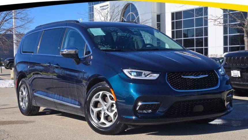 2023 Chrysler Pacifica Limited — Minivan — 10,760 mi — Schaumburg, IL