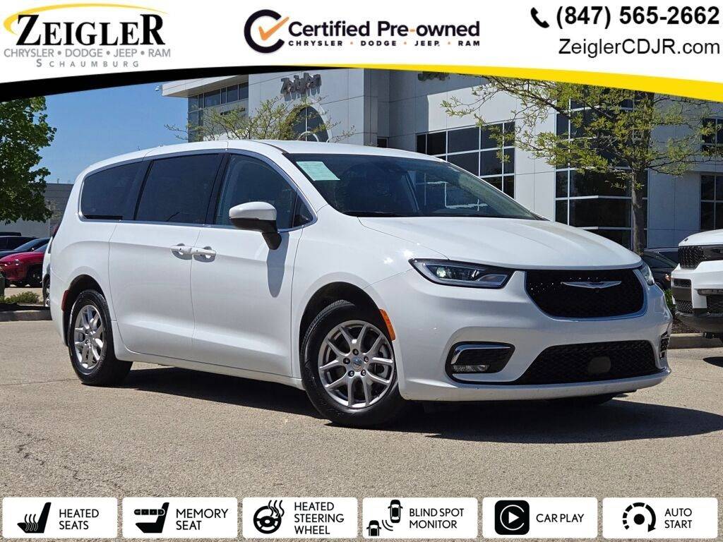 2023 Chrysler Pacifica Touring L — Minivan — 72,789 mi — Schaumburg, IL