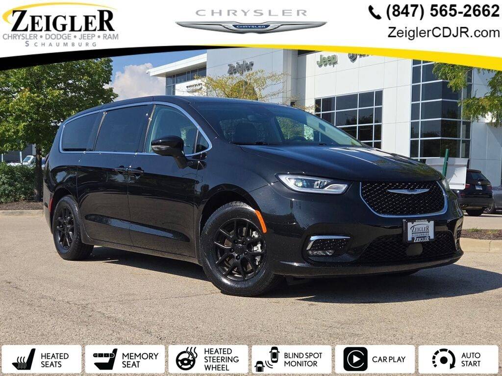 2023 Chrysler Pacifica Touring L — Minivan — 44,697 mi — Schaumburg, IL