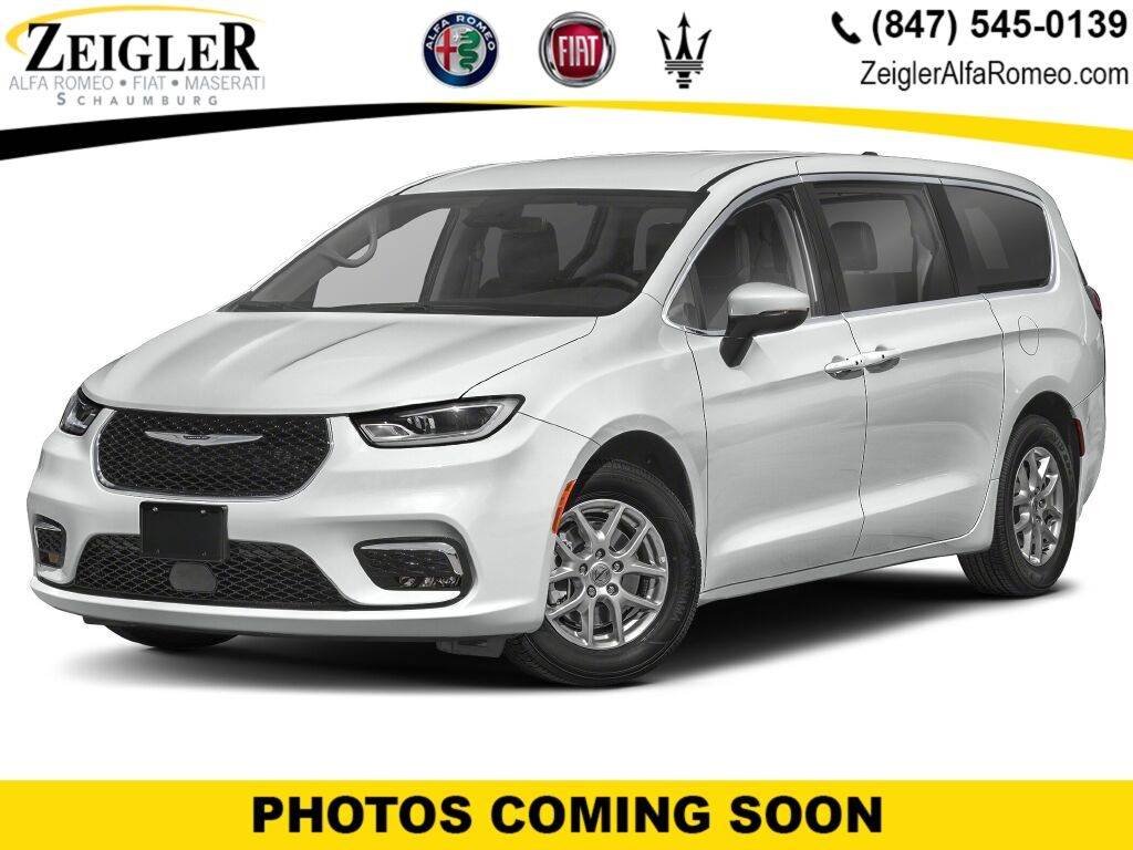 2024 Chrysler Pacifica Touring L — Minivan — 21,390 mi — Schaumburg, IL