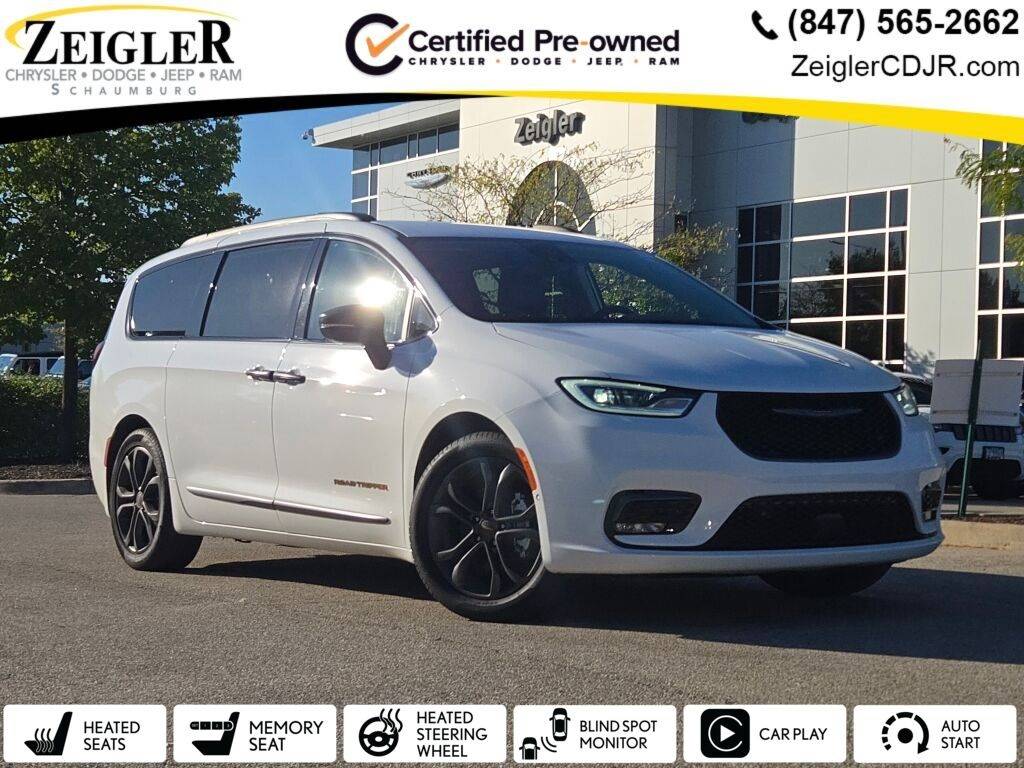 2024 Chrysler Pacifica Touring L — Minivan — 28,455 mi — Schaumburg, IL
