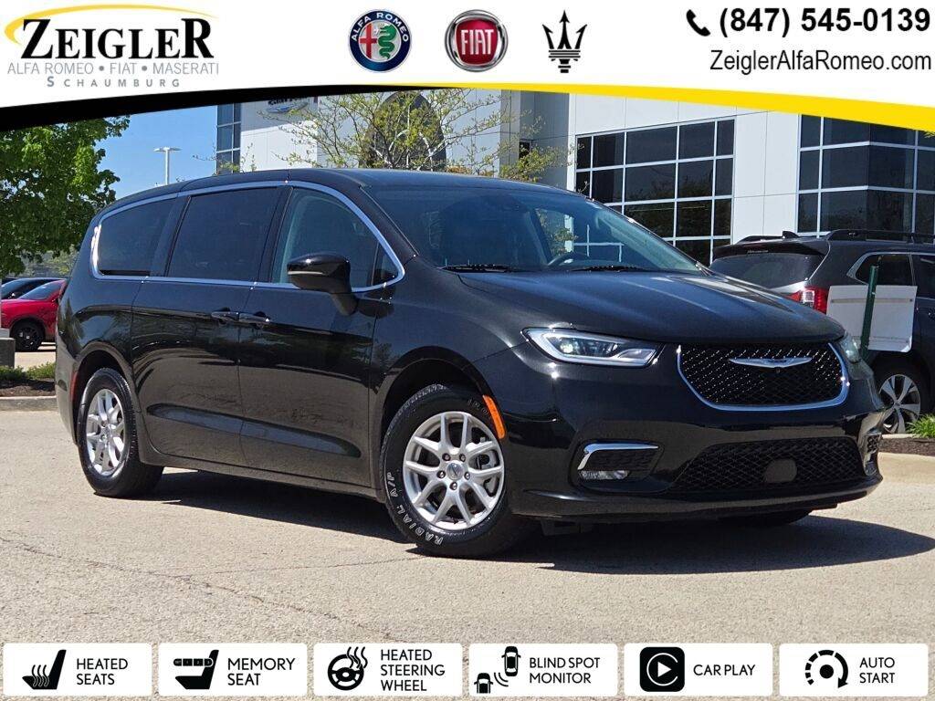 2023 Chrysler Pacifica Touring L — Minivan — 68,888 mi — Schaumburg, IL