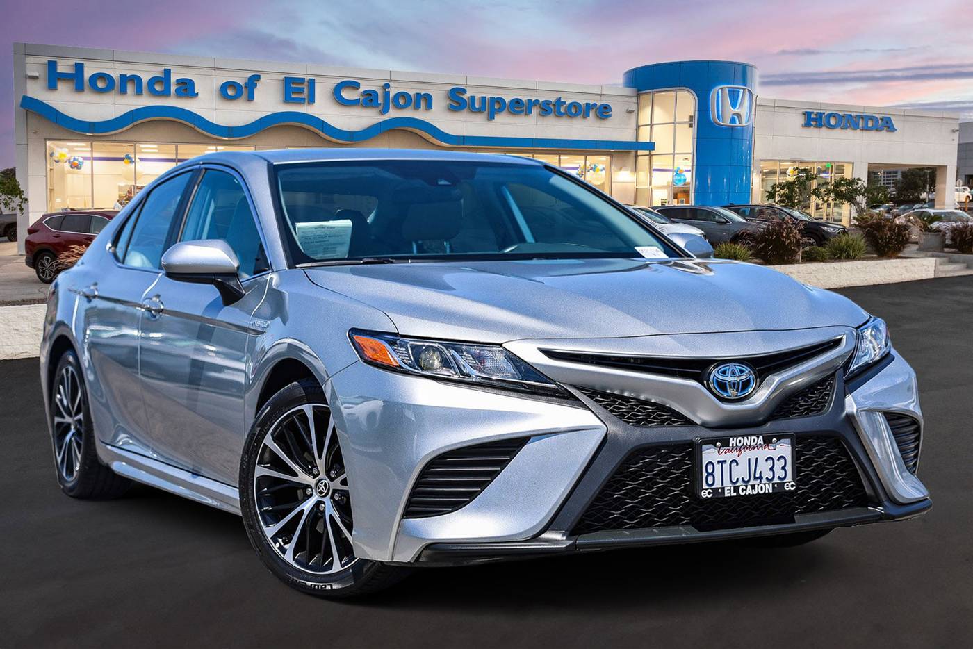 2020 Toyota Camry Hybrid SE — Sedan — 59,659 mi — El Cajon, CA