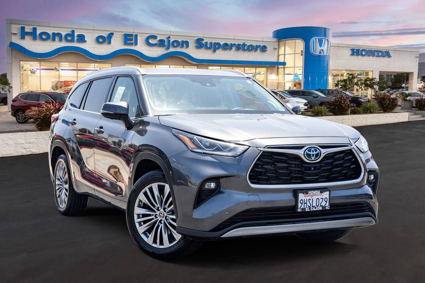 2023 Toyota Highlander Hybrid Platinum — SUV — 39,516 mi — El Cajon, CA