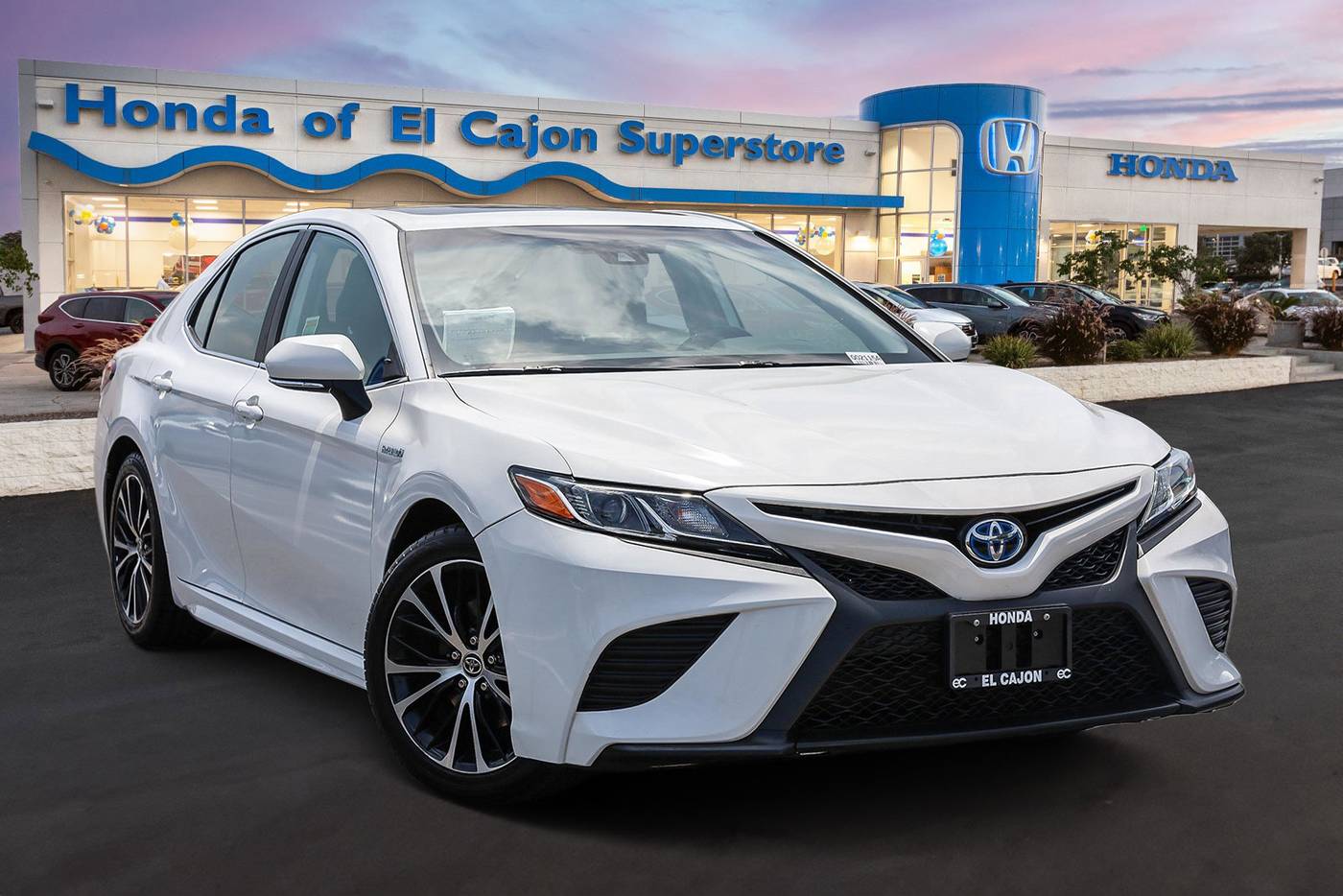 2020 Toyota Camry Hybrid SE — Sedan — 98,879 mi — El Cajon, CA