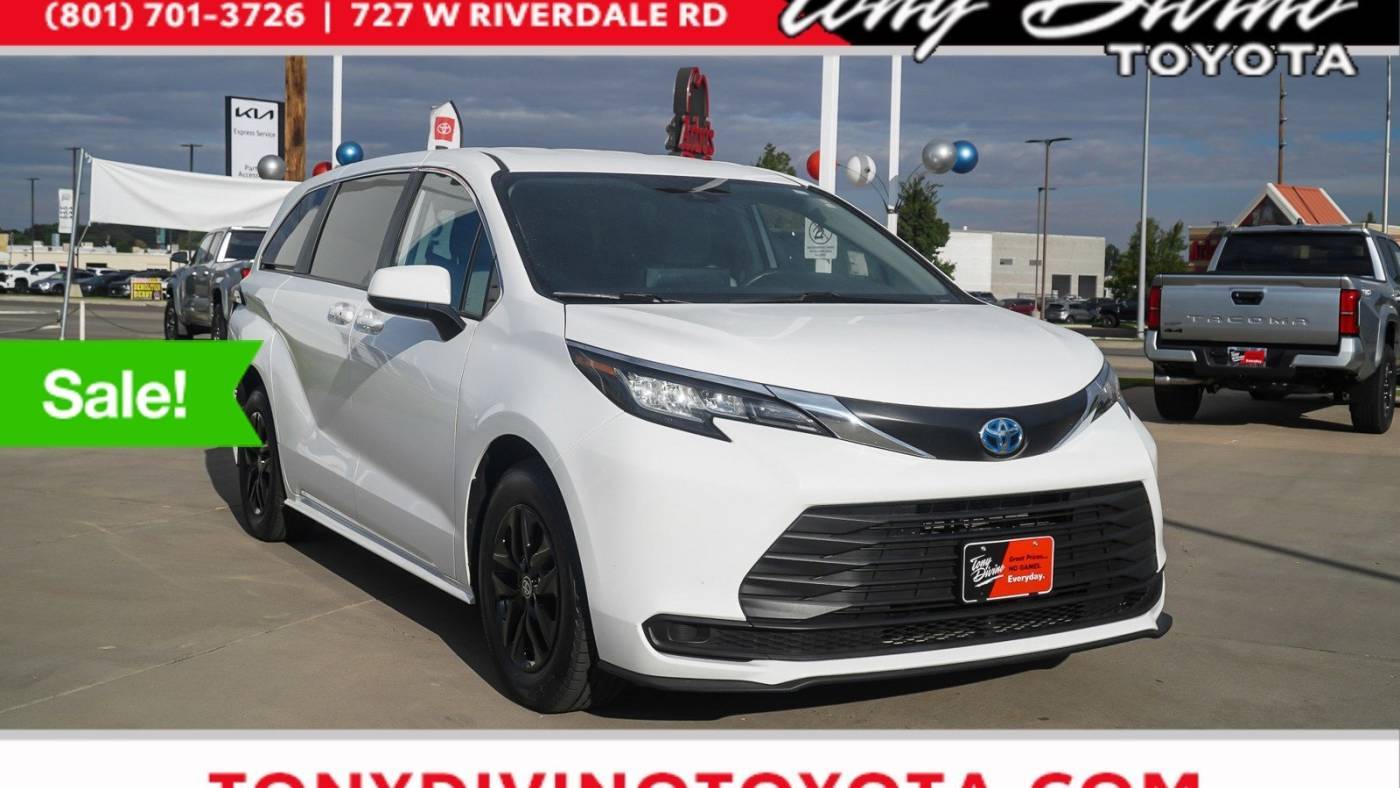 2023 Toyota Sienna LE — Minivan — 26,789 mi — Riverdale, UT