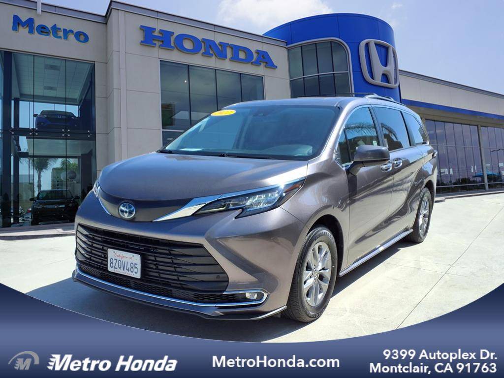 2022 Toyota Sienna XLE — Minivan — 31,509 mi — Montclair, CA