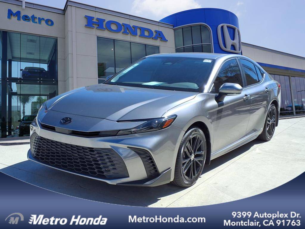 2025 Toyota Camry Hybrid SE — Sedan — 43,894 mi — Montclair, CA