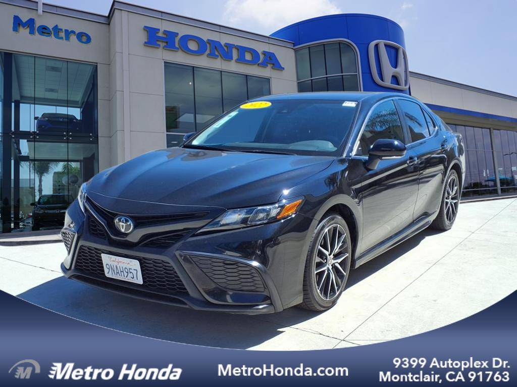 2022 Toyota Camry SE — Sedan — 65,260 mi — Montclair, CA