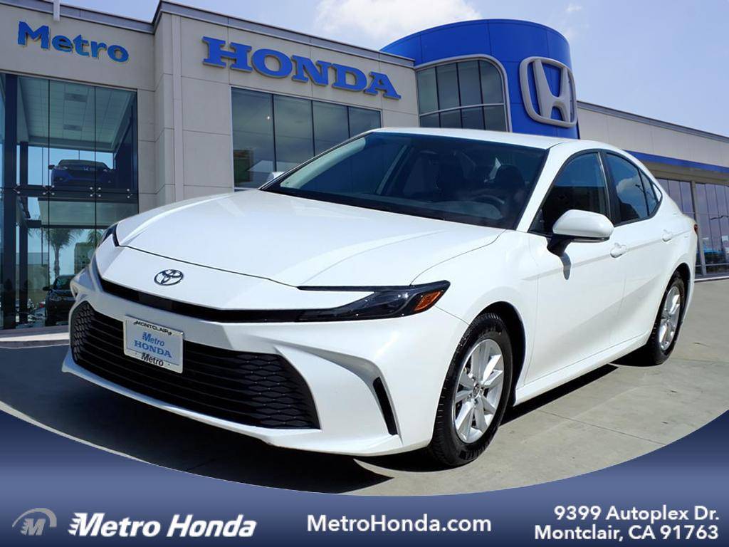 2025 Toyota Camry Hybrid LE — Sedan — 33,259 mi — Montclair, CA
