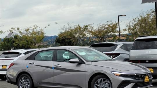 2024 Hyundai Elantra SEL — Sedan — 9,994 mi — Concord, CA