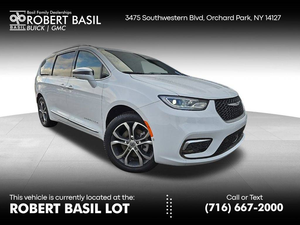 2024 Chrysler Pacifica Pinnacle — Minivan — 13,532 mi — Orchard Park, NY