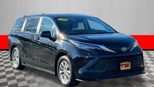 2022 Toyota Sienna LE — Minivan — 36,470 mi — Oakdale, NY
