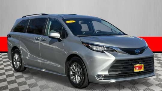 2023 Toyota Sienna XLE — Minivan — 19,251 mi — Oakdale, NY