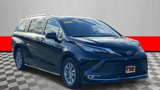2022 Toyota Sienna XLE — Minivan — 17,791 mi — Oakdale, NY