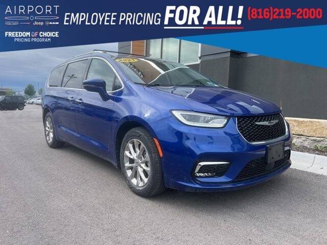 2021 Chrysler Pacifica Touring L — Minivan — 47,875 mi — Platte City, MO