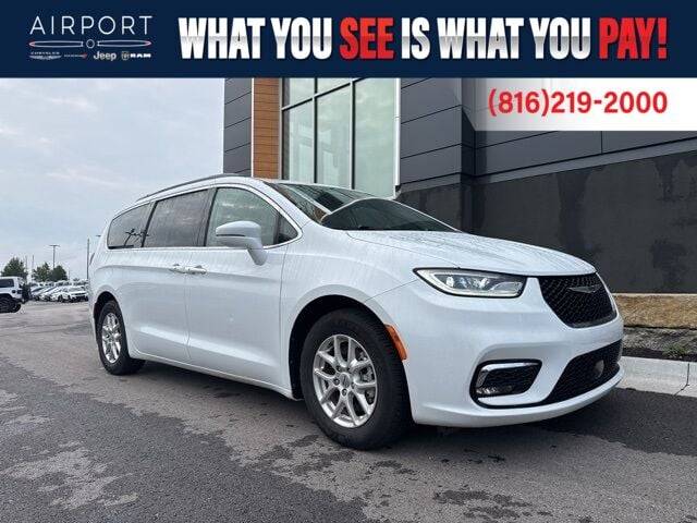 2022 Chrysler Pacifica Touring L — Minivan — 70,970 mi — Platte City, MO