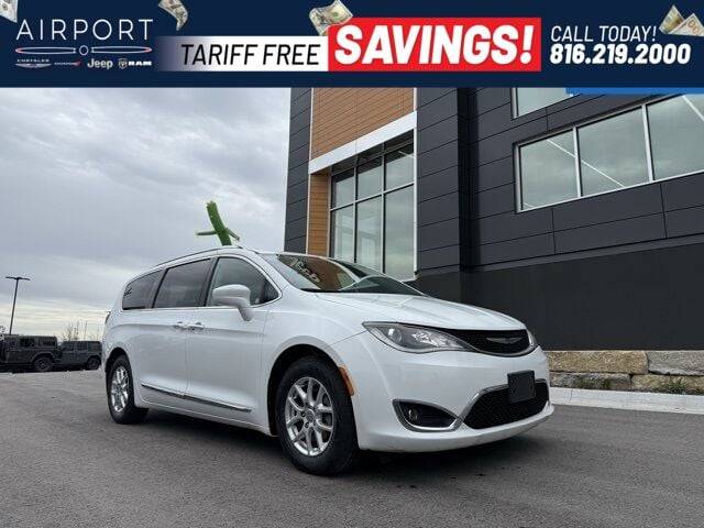2020 Chrysler Pacifica Touring L — Minivan — 51,143 mi — Platte City, MO