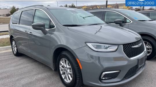 2022 Chrysler Pacifica Touring L — Minivan — 64,367 mi — Platte City, MO