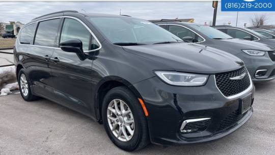 2022 Chrysler Pacifica Touring L — Minivan — 64,187 mi — Platte City, MO