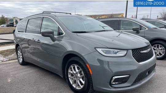 2022 Chrysler Pacifica Touring L — Minivan — 82,334 mi — Platte City, MO