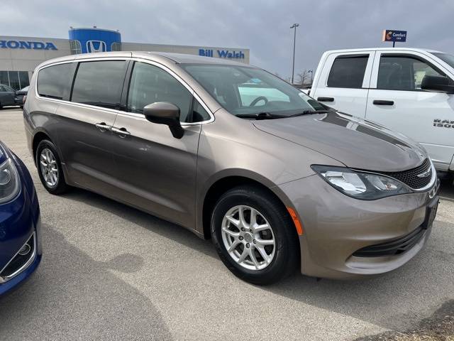 2017 Chrysler Pacifica Touring — Minivan — 130,453 mi — Ottawa, IL