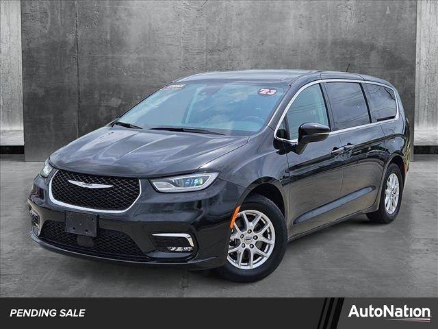 2023 Chrysler Pacifica Touring L — Minivan — 51,537 mi — Houston, TX