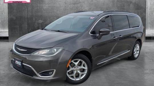 2017 Chrysler Pacifica Touring L — Minivan — 101,667 mi — Houston, TX