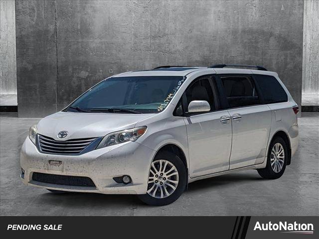 2017 Toyota Sienna XLE — Minivan — 135,696 mi — Pembroke Pines, FL