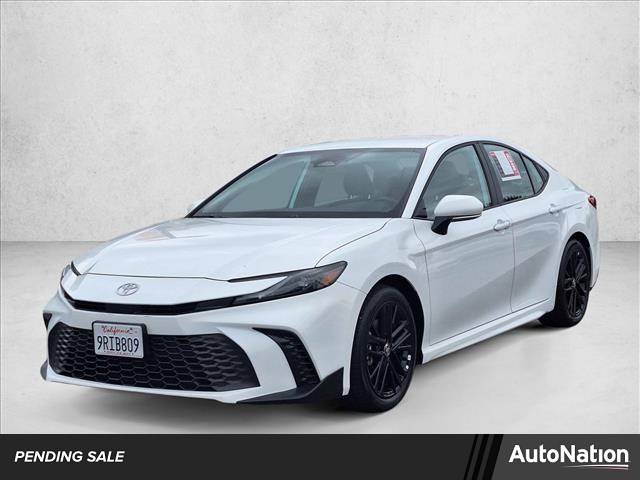 2025 Toyota Camry Hybrid SE — Sedan — 7,820 mi — Cerritos, CA