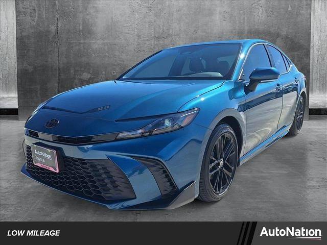 2025 Toyota Camry SE — Sedan — 528 mi — Cerritos, CA
