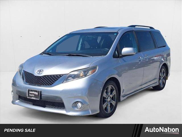 2017 Toyota Sienna SE — Minivan — 100,035 mi — Cerritos, CA