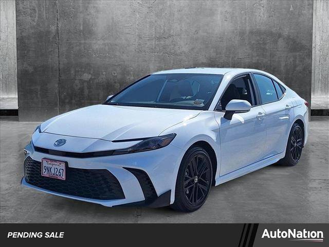 2025 Toyota Camry SE — Sedan — 4,424 mi — Cerritos, CA