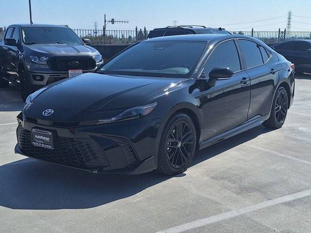 2025 Toyota Camry SE — Sedan — 9,165 mi — Cerritos, CA