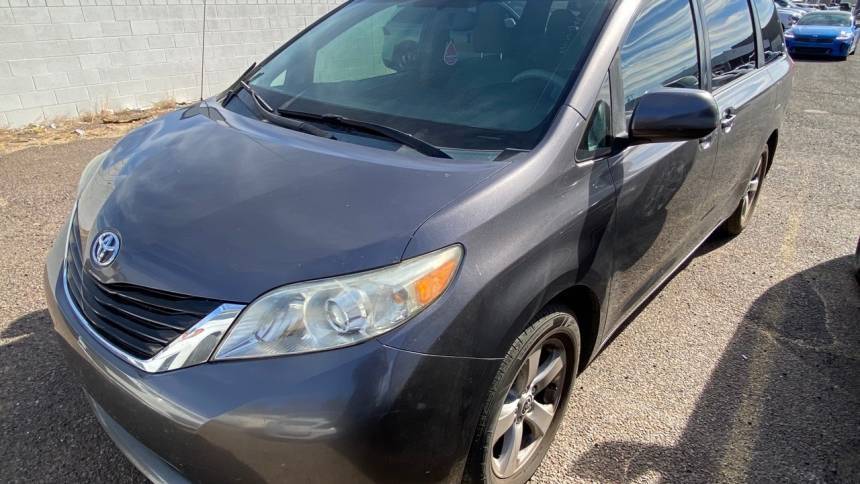 2013 Toyota Sienna LE — Minivan — 132,010 mi — Phoenix, AZ