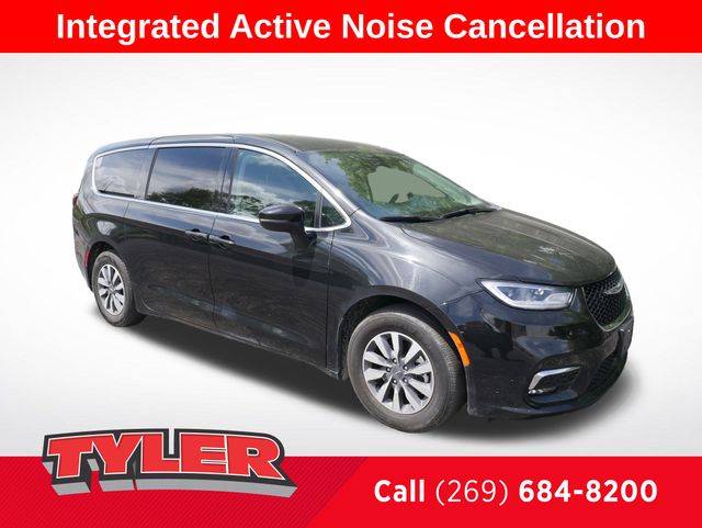 2023 Chrysler Pacifica Hybrid Touring L — Minivan — 65,468 mi — Niles, MI