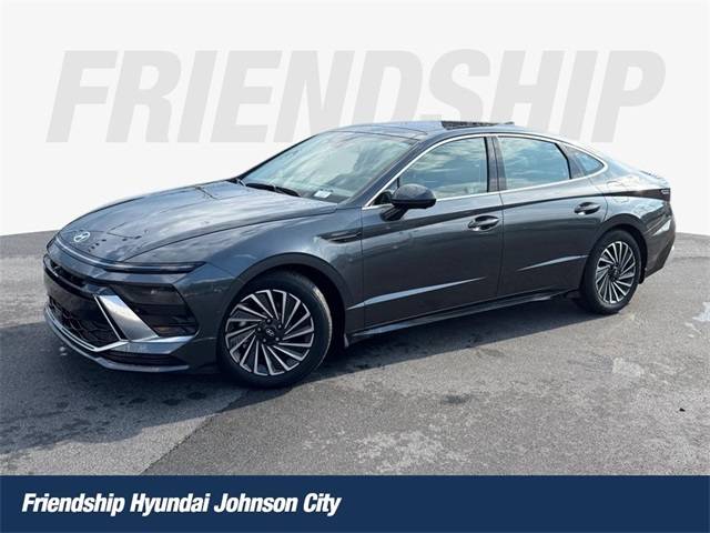 2024 Hyundai Sonata Hybrid Limited — Sedan — 4,562 mi — Johnson City, TN