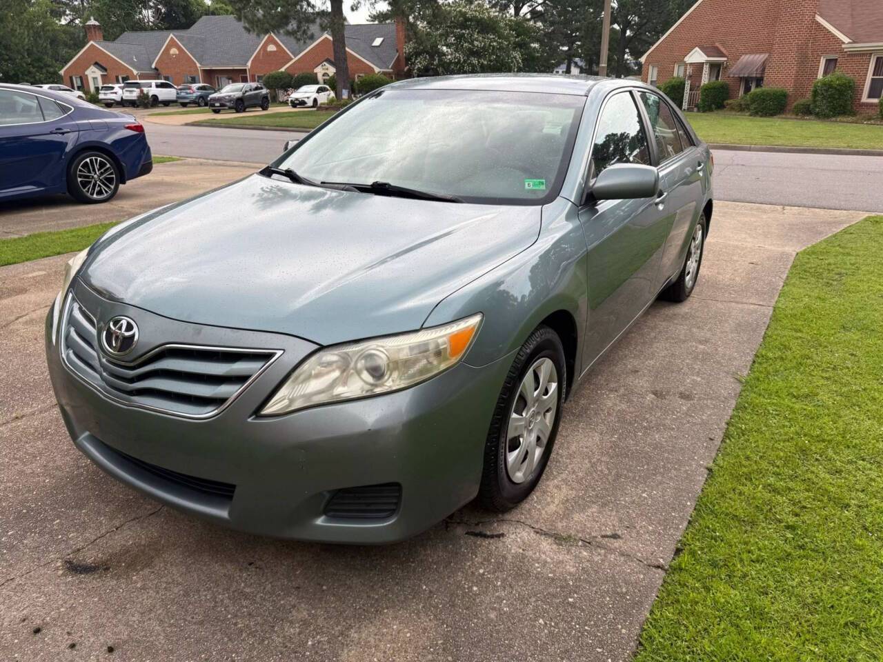 2011 Toyota Camry LE — Sedan — 168,109 mi — Virginia Beach, VA