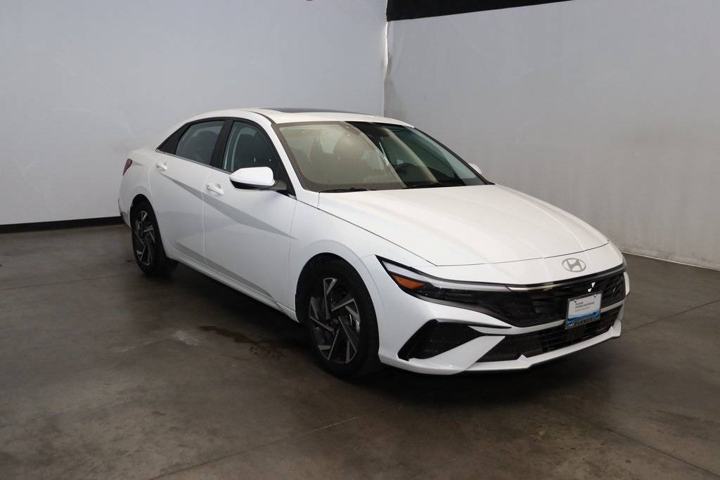 2024 Hyundai Elantra SEL — Sedan — 5,188 mi — Golden, CO