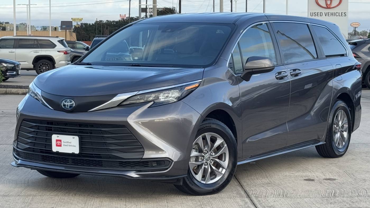 2024 Toyota Sienna LE — Minivan — 42,580 mi — Baytown, TX