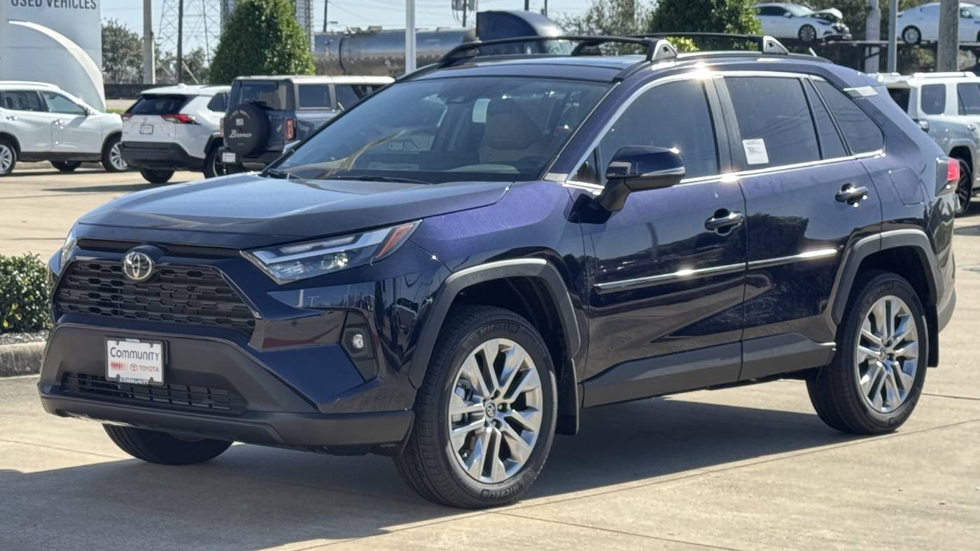 2025 Toyota RAV4 XLE Premium — SUV — 2,050 mi — Baytown, TX