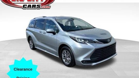 2023 Toyota Sienna XLE — Minivan — 49,237 mi — Fort Wayne, IN