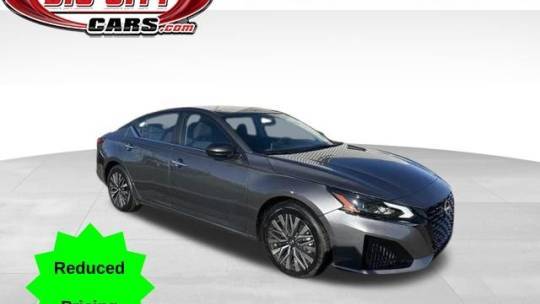 2024 Nissan Altima SV — Sedan — 15,912 mi — Fort Wayne, IN