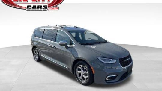 2022 Chrysler Pacifica Limited — Minivan — 73,766 mi — Fort Wayne, IN