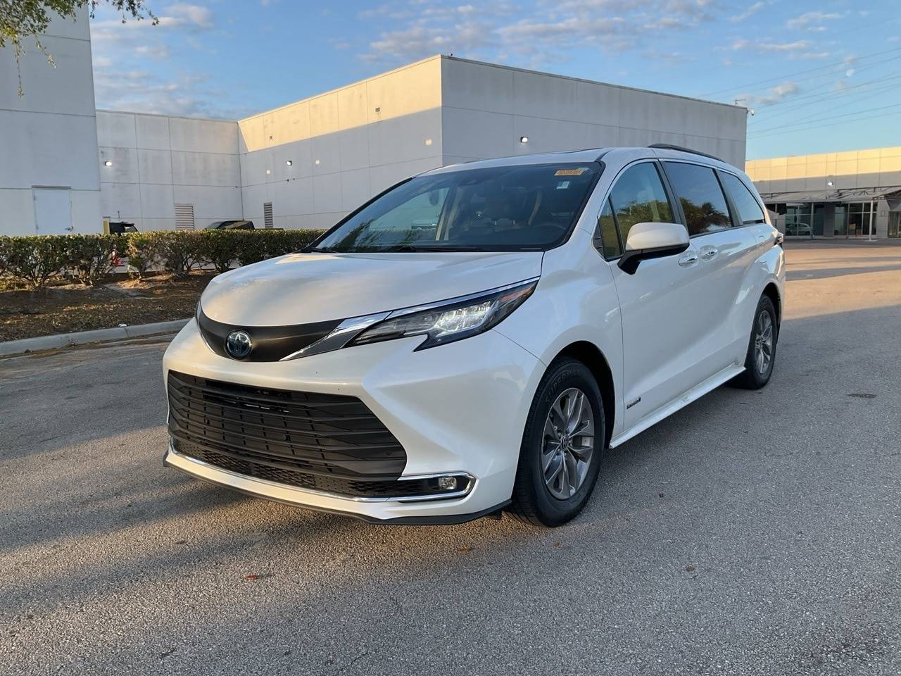 2021 Toyota Sienna XLE — Minivan — 55,360 mi — Sanford, FL