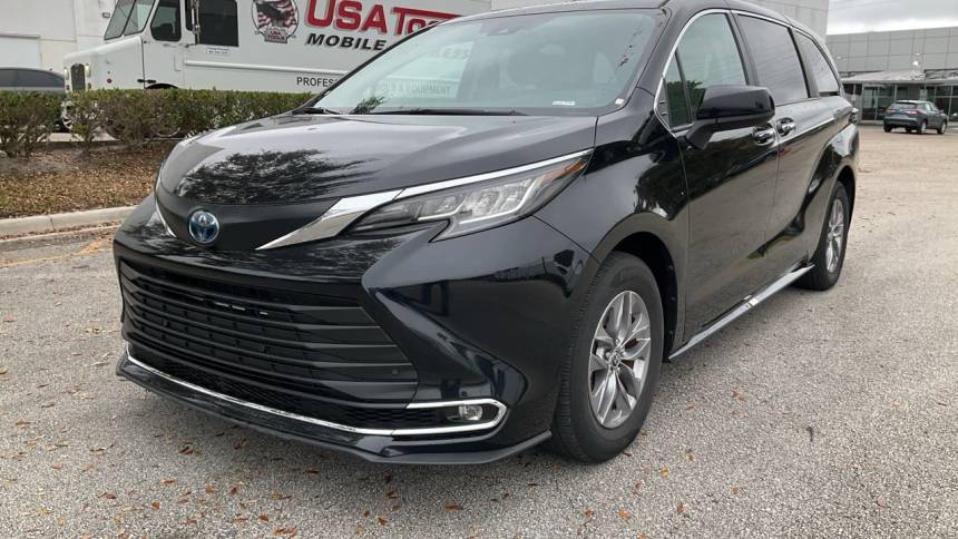 2022 Toyota Sienna XLE — Minivan — 99,482 mi — Sanford, FL