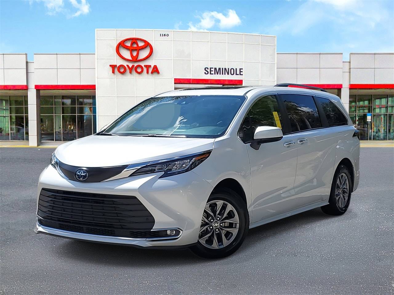 2023 Toyota Sienna XLE — Minivan — 64,077 mi — Sanford, FL