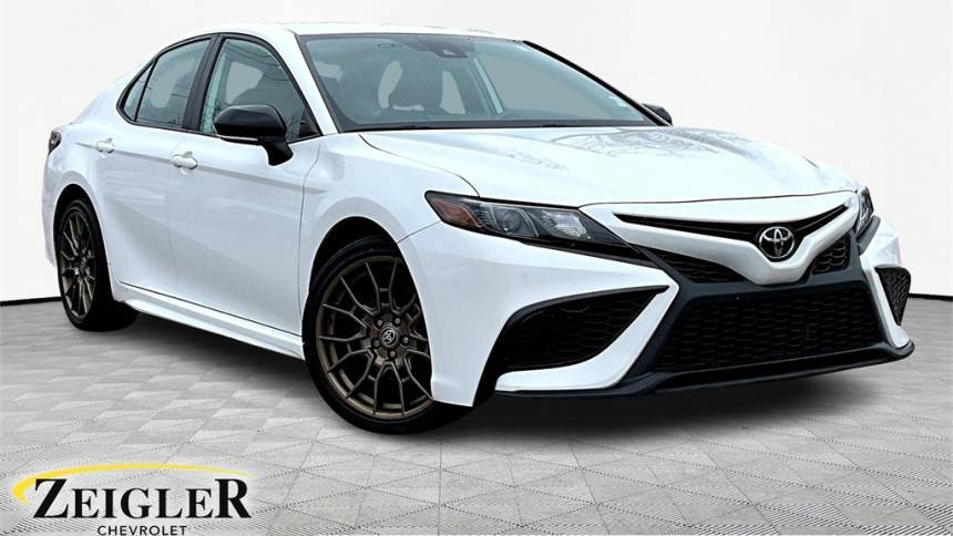 2023 Toyota Camry SE Nightshade — Sedan — 21,109 mi — Schaumburg, IL