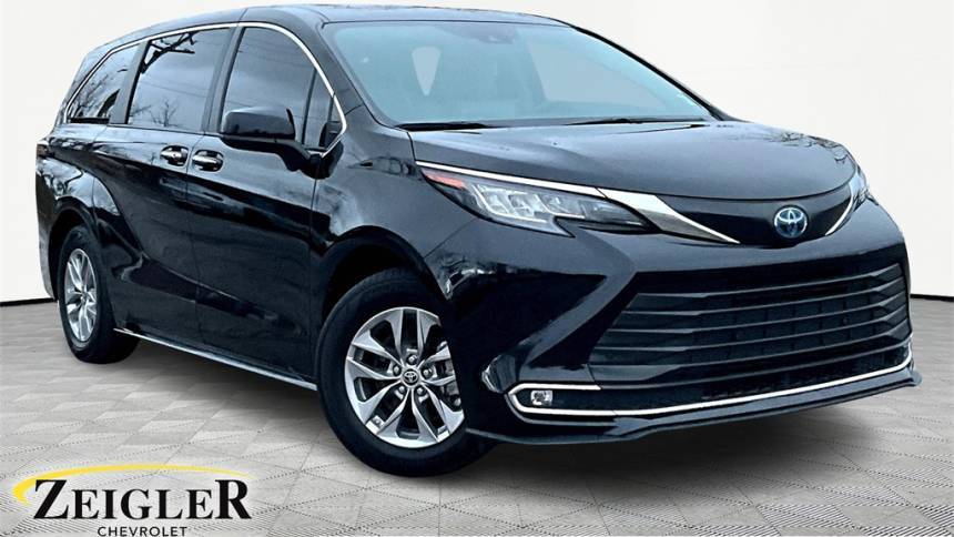 2022 Toyota Sienna XLE — Minivan — 36,915 mi — Schaumburg, IL