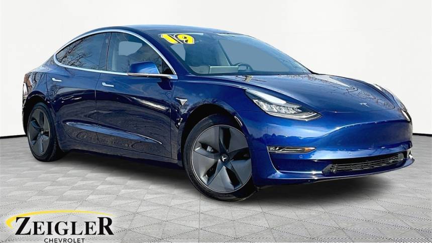 2019 Tesla Model 3 Standard Range — Sedan — 31,798 mi — Schaumburg, IL